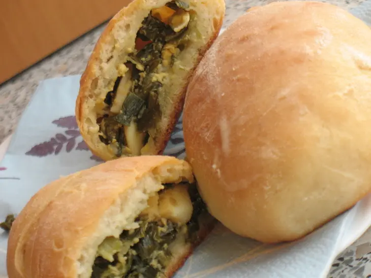 Пирожки с зеленым луком и яйцом: шаг 4