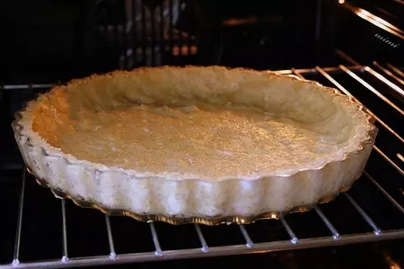 Ореховый пай с лимонным кремом и тоффи: шаг 2