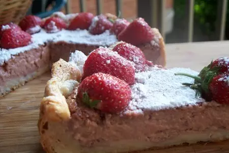 Пирог фермерский с клубникой и сыром  бри !!: шаг 5
