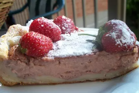 Пирог фермерский с клубникой и сыром  бри !!: шаг 6