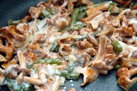 Салат из курицы с лисичками: шаг 3