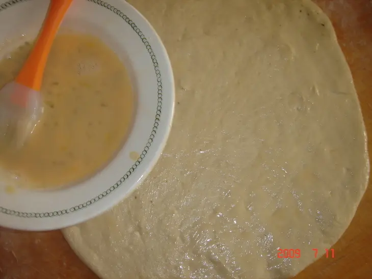 Сдобные булочки с орехами и изюмом: шаг 3