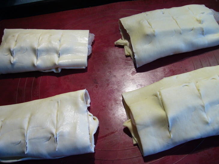 Филе пангазиуса с сыром бри, запеченное в слоеном тесте: шаг 4