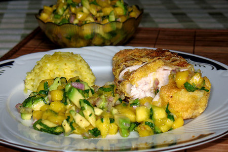 Куриная грудка в кукурузной корочке с авокадо-манго сальсой: шаг 2