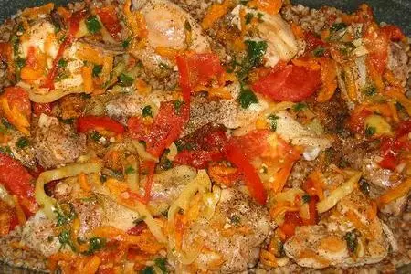 Курица с гречкой томленая в духовке: шаг 3