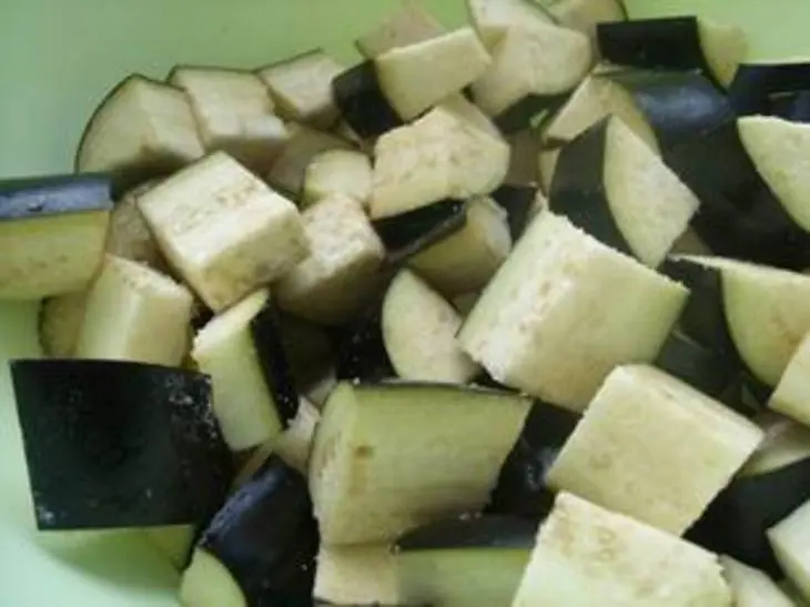 Бозбаши с баклажанами, стручковой фасолью и курицей.: шаг 2