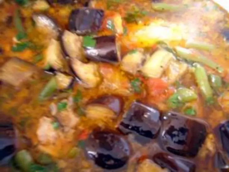 Бозбаши с баклажанами, стручковой фасолью и курицей.: шаг 3