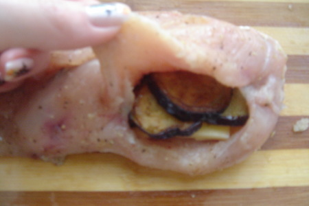 Вкуснейшая куриная грудка, начиненная баклажаном и сыром: шаг 4
