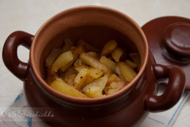 Мясо в горшочке: шаг 1
