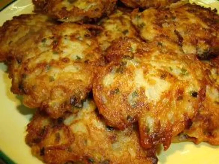 Оладики кабачково-картофельные с начинкой: шаг 6