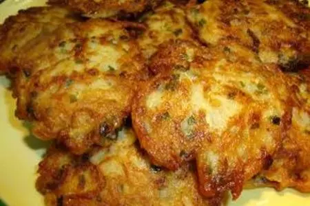 Оладики кабачково-картофельные с начинкой: шаг 6