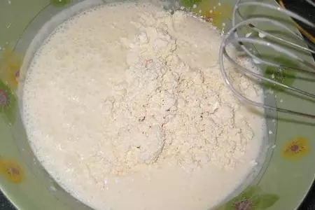 Сметанно-творожный десерт с фруктами: шаг 1