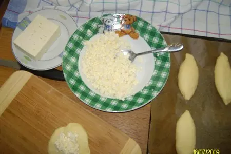 Пирожки с сыром (брынза): шаг 3