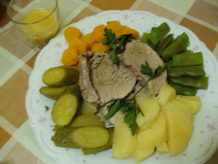 Отварное мясо с овощами: шаг 4