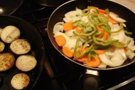 Сазан запеченный с овощами: шаг 1
