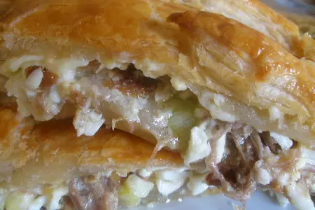Слоеный пирог с уткой и сыром чечил: шаг 6