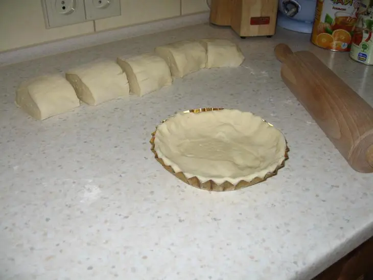 Домашняя мясная пицца: шаг 3