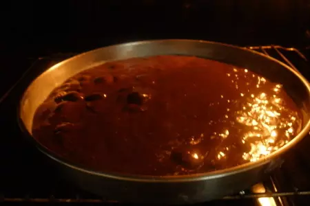 Шоколадный пирог с вишней: шаг 3
