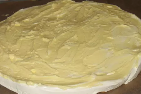 Безейный тортик с клубникой. укутанный снегами и туманами.: шаг 3