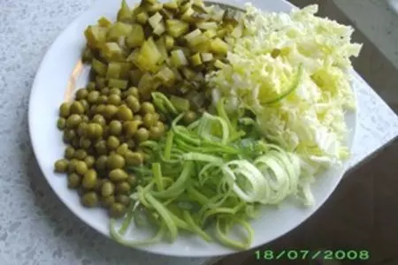 Салат оливье: шаг 1