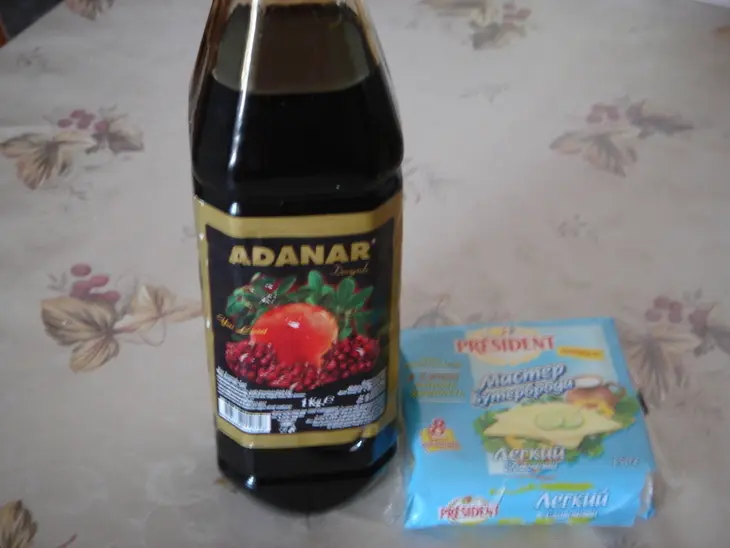 Рулет из куриной грудки с фисташками и грибами: шаг 2