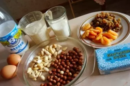 Пирог с орехами и курагой: шаг 1