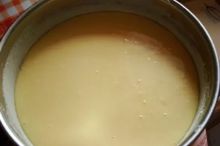 Пирог с орехами и курагой: шаг 2