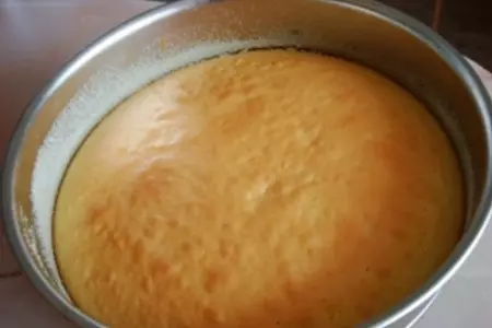 Пирог с орехами и курагой: шаг 4