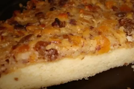 Пирог с орехами и курагой: шаг 6