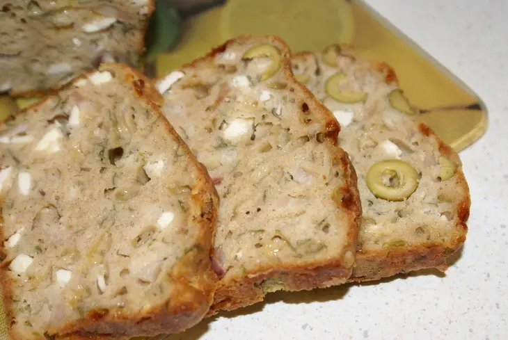 Ржаной кекс с беконом, брынзой и оливками: шаг 7