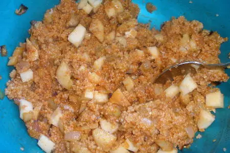 Баклажаны, фаршированные кускусом и сыром: шаг 2
