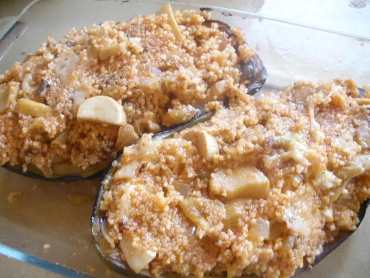 Баклажаны, фаршированные кускусом и сыром: шаг 3
