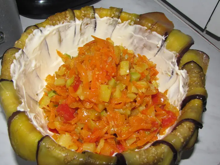 Баклажанный тортик с овощами.: шаг 5