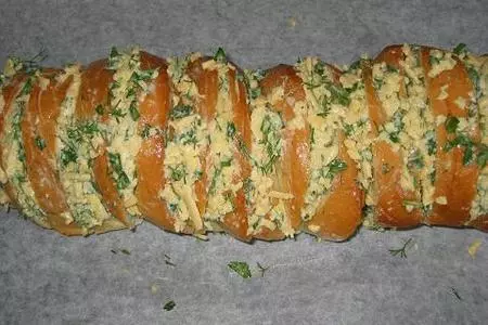 Запеченный   батон с сыром и чесноком: шаг 1