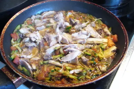 Паровые  булочки (dampfnudeln) с куриным соусом: шаг 2