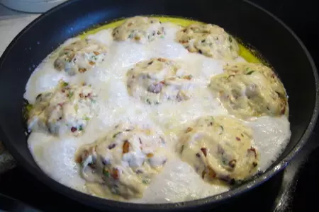 Паровые  булочки (dampfnudeln) с куриным соусом: шаг 3