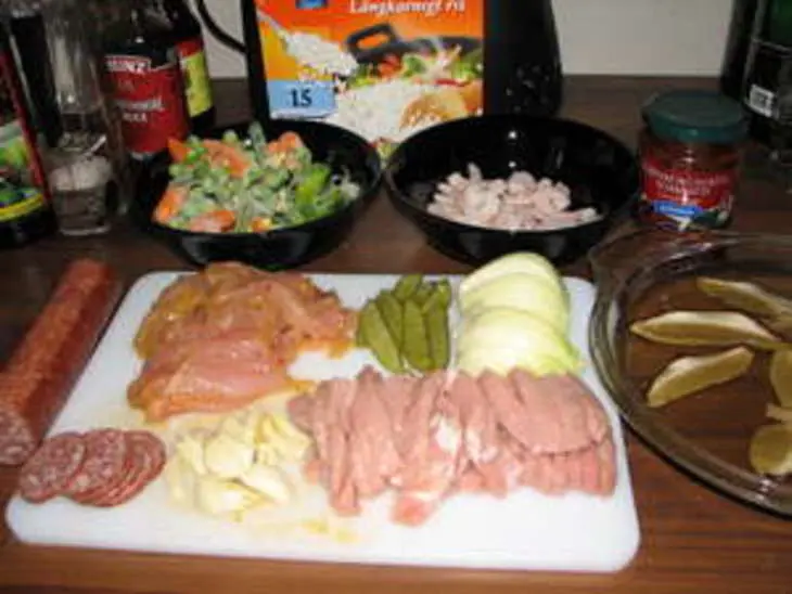 Паелла мясная c креветками: шаг 1