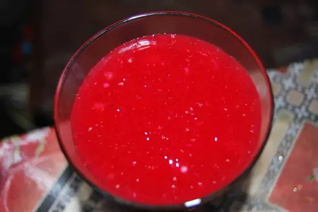 Соус "красный июль" из красной смородины: шаг 2
