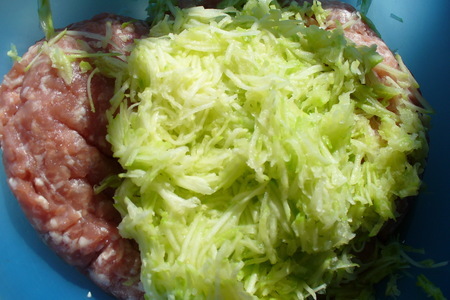 Котлетки свинные с кабачком и рисом ( запечёные в духовке): шаг 1