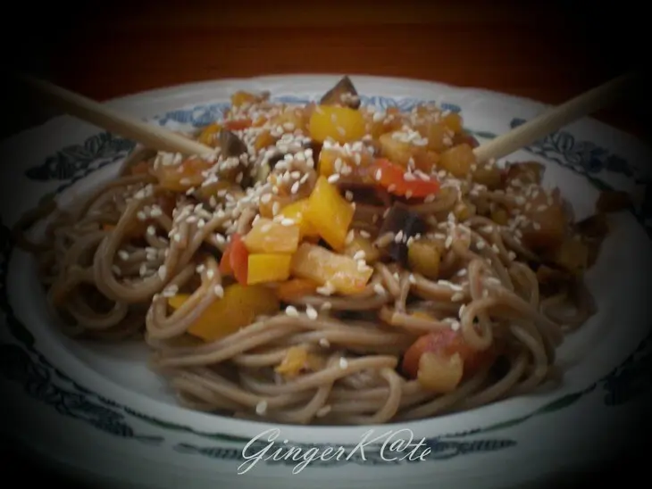 Гречневая лапша  с овощами: шаг 1
