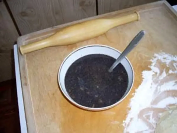 Пирог с маком и изюмом: шаг 2