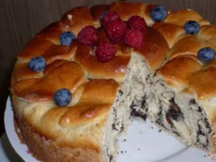 Пирог с маком и изюмом: шаг 9