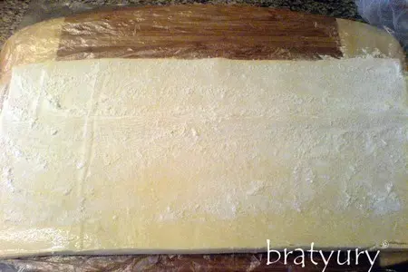 Рулет из слоёного теста с  джемом из крыжовника: шаг 3