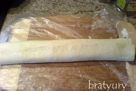 Рулет из слоёного теста с  джемом из крыжовника: шаг 5