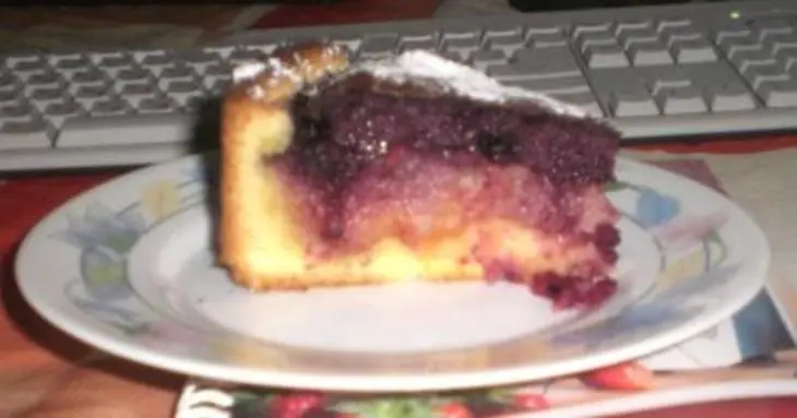 Пирог яблочный с черничным мусом: шаг 5