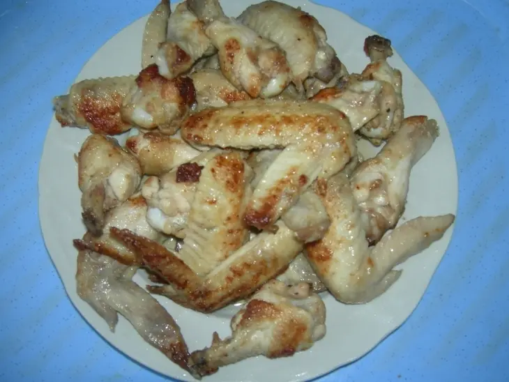 Куриные крылышки в пикантном соусе: шаг 1