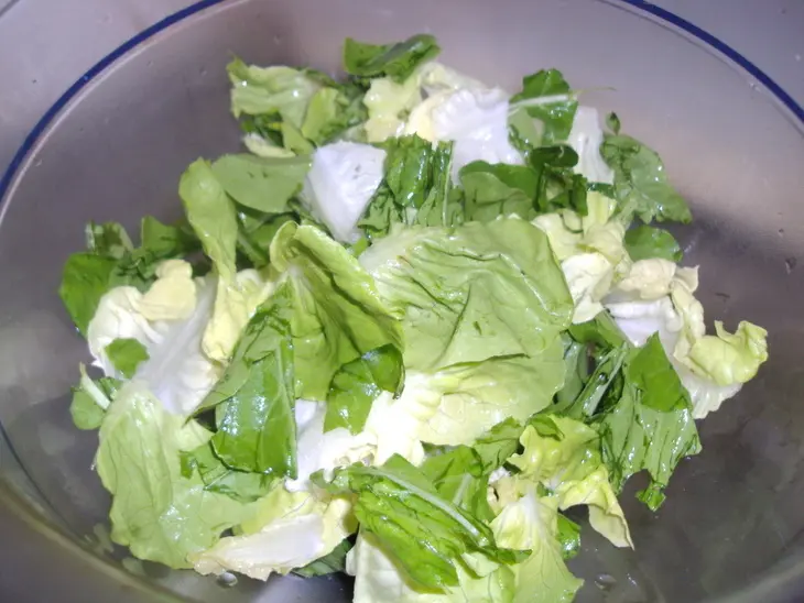 Салат с рукколой, манго и кедровыми орешками: шаг 5
