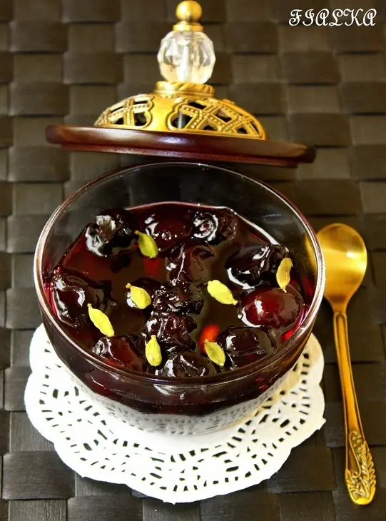 Варенье из черешни с кардамоном: шаг 1