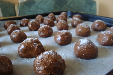 Шоколадное печенье(или пряники?) с начинкой: шаг 3