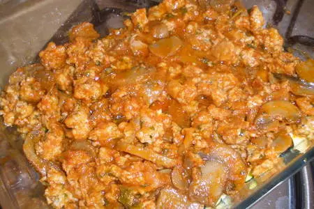 Запеканка с мясом на подкладке из сырного суфле с цуккини: шаг 4